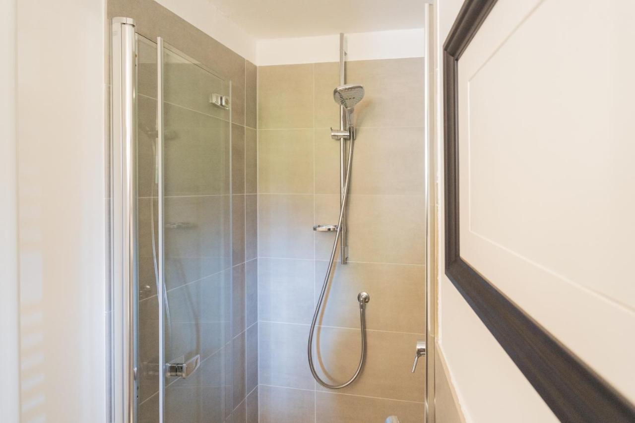 Apartamento P Terrace - Lake View By Rent All Como Laglio Exterior foto